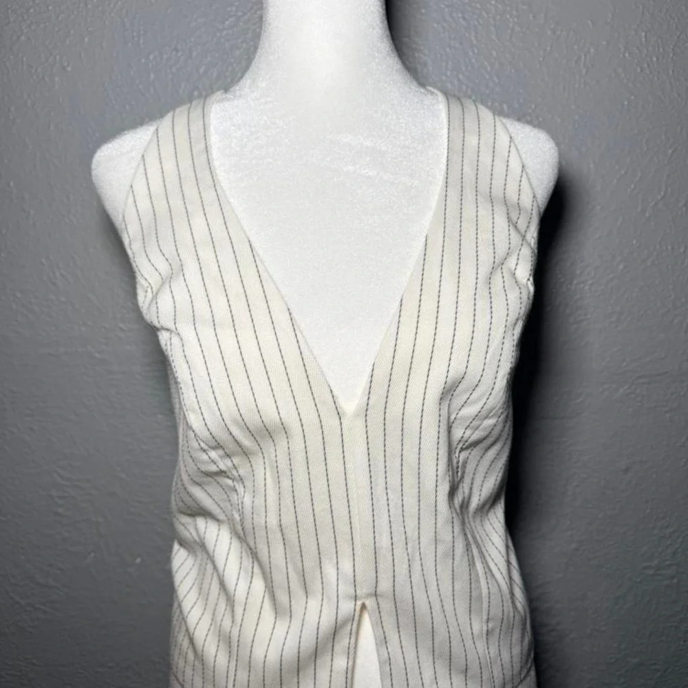 NWOT Abercrombie & Fitch Vest Tie Back Top Size Medium